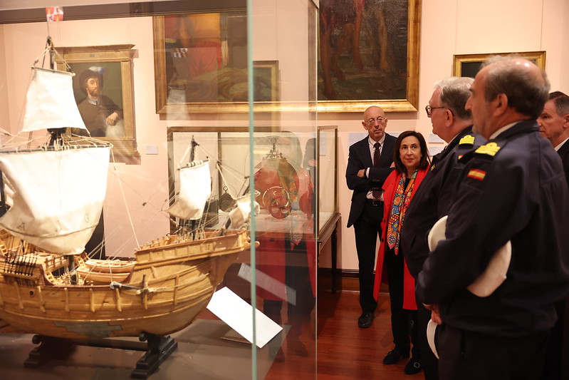 La Ministra de Defensa en su visita al Museo Naval de Madrid