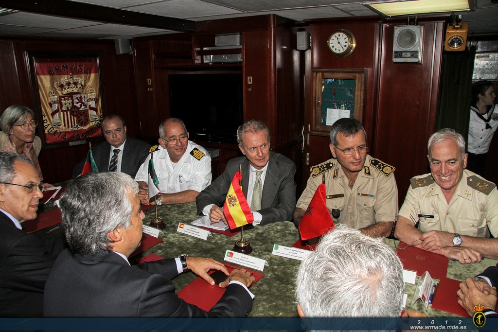Reunión de trabajo entre los ministros de defensa de España, Portugal y Marruecos, y el representante argelino