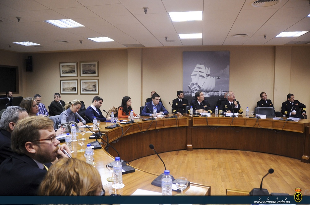 Conferencia en la sala de juntas del Estado Mayor de la Armada sobre la Defensa contra misiles balísticos