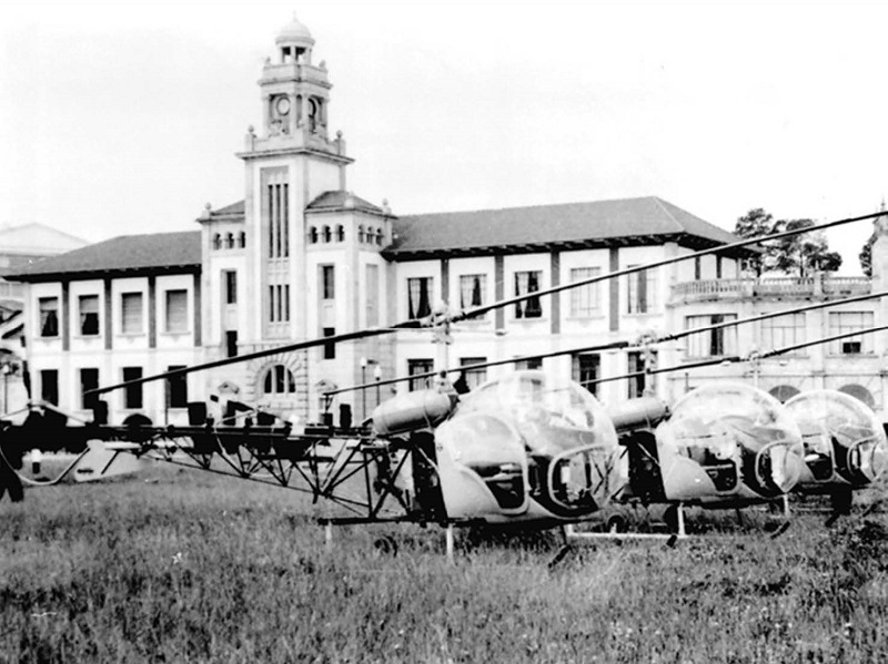 Los primeros helicópteros Bell-47G en la Escuela Naval de Marín (Pontevedra)
