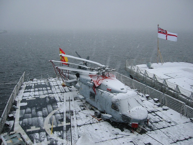 SH-60B en cubierta nevado