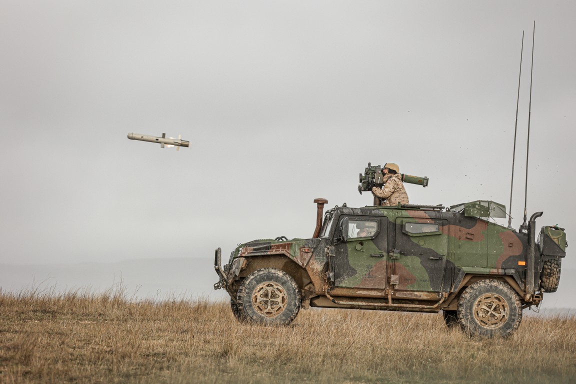 VAMTAC ST5-CC (PORTA ARMAS SPIKE)
