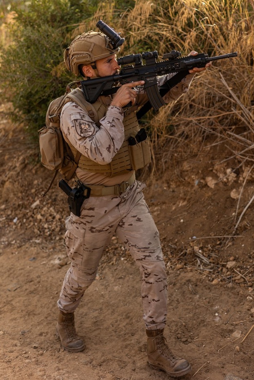 HK 416 CON VISOR REFLEX Y RETICULAR
