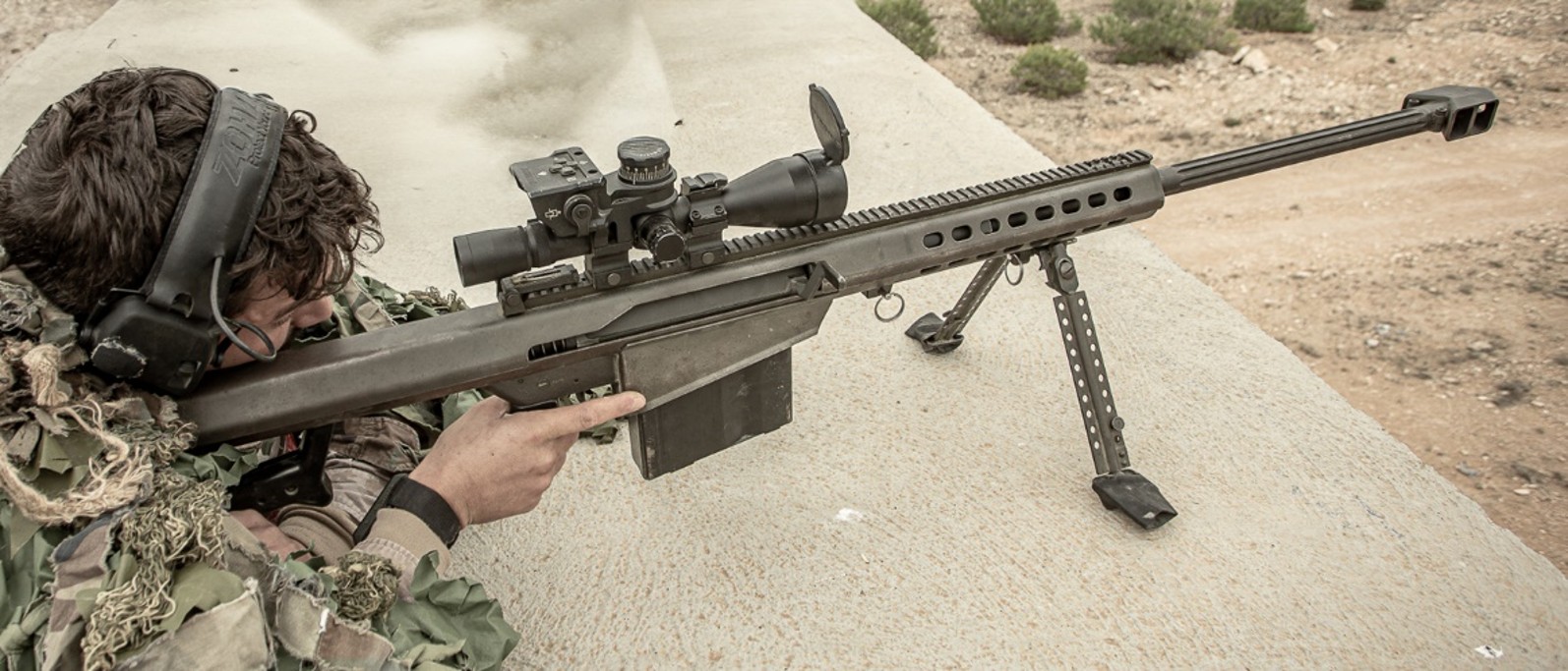 FUSIL DE PRECISION M-82 SEMIAUTOMATICOCON MIRA LEU POLD

