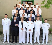 Alumnos de la I E2T Logística y del VIII Máster en Logística y Gestión Económica de la Defensa, con profesores de la UCM y del CESIA