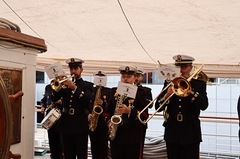 La banda tocando en la jura de bandera