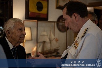 Imagen de un momento del encuentro del AJEMA con el General Gamundi