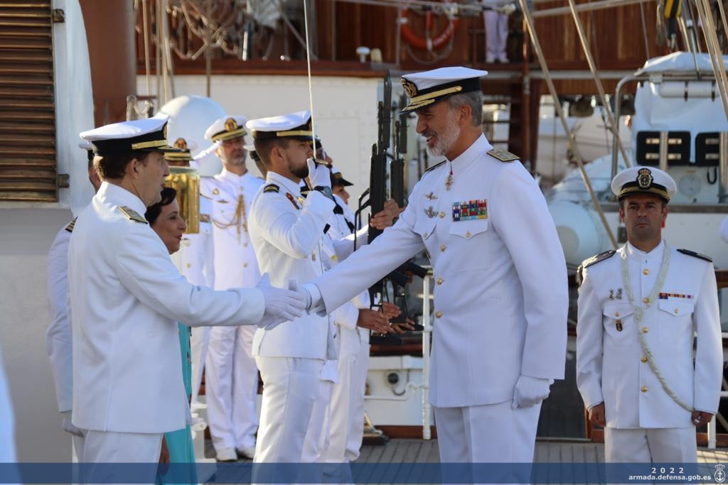 El AJEMA recibe a S.M. el Rey Felipe VI a bordo del "Juan Sebastián de Elcano" 
