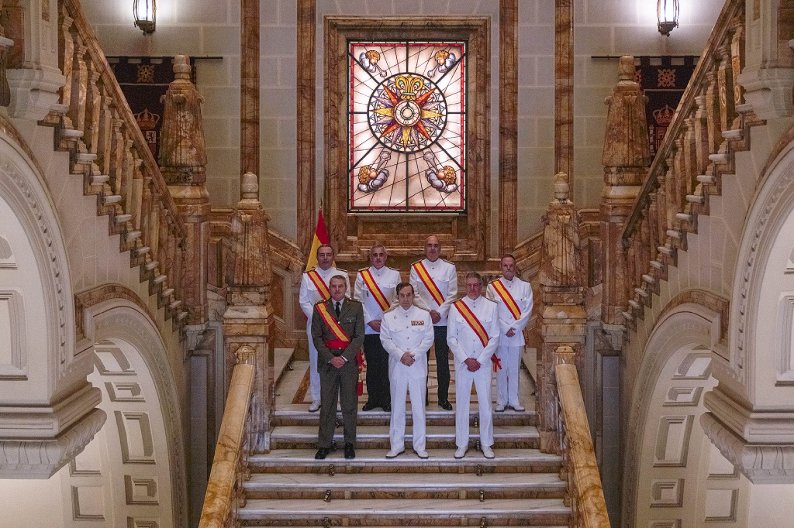 El AJEMA con los condecorados con la Gran Cruz del Mérito Naval