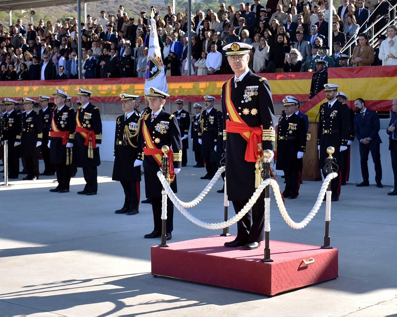 El AJEMA presidió el acto de Jura de Bandera celebrado en la Escuela de Infantería de Marina "General Albacete y Fuster"