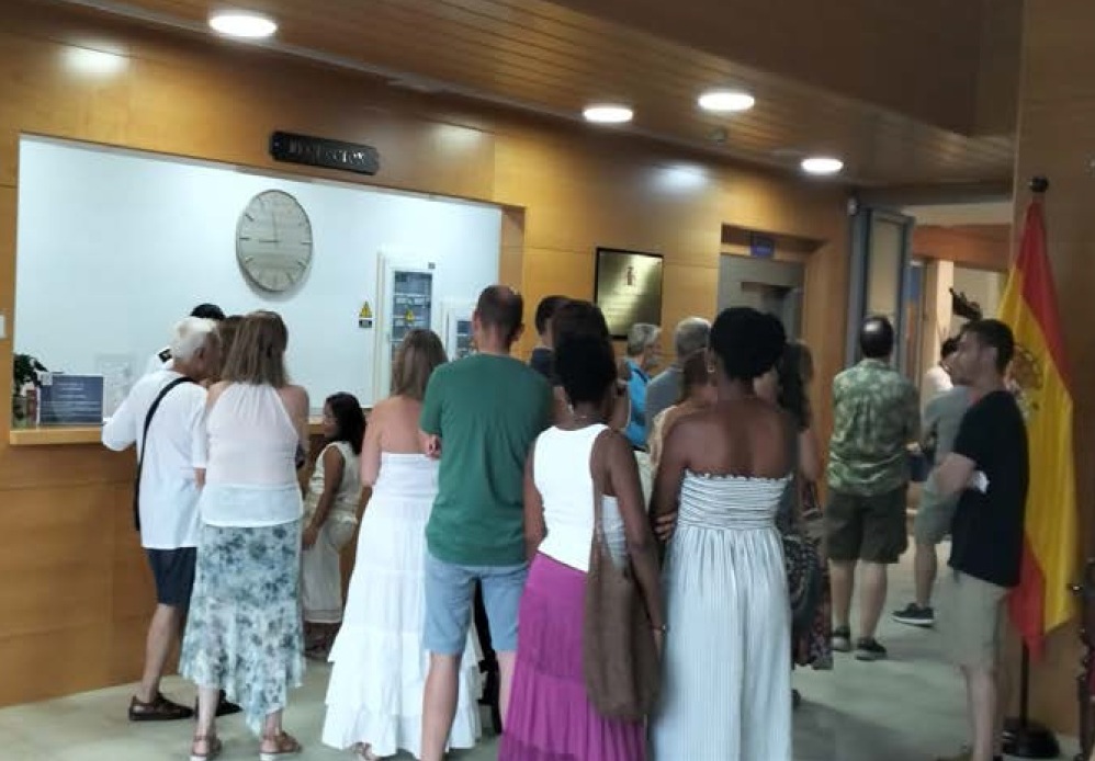 Momento de llegada visitantes a la recepción del Museo