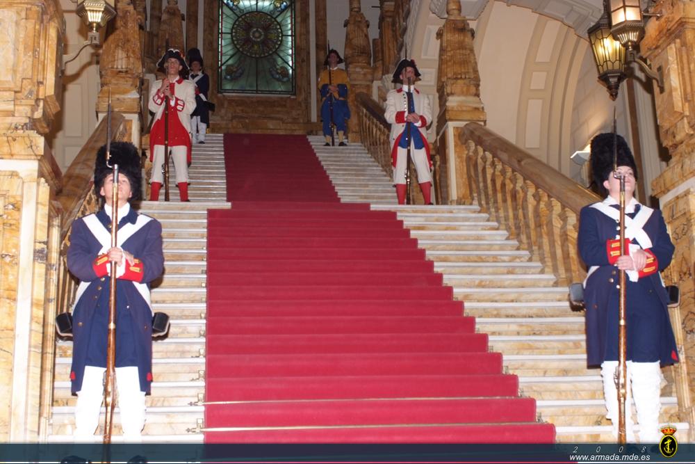 Infantes de Marina vestidos de uniformes de época