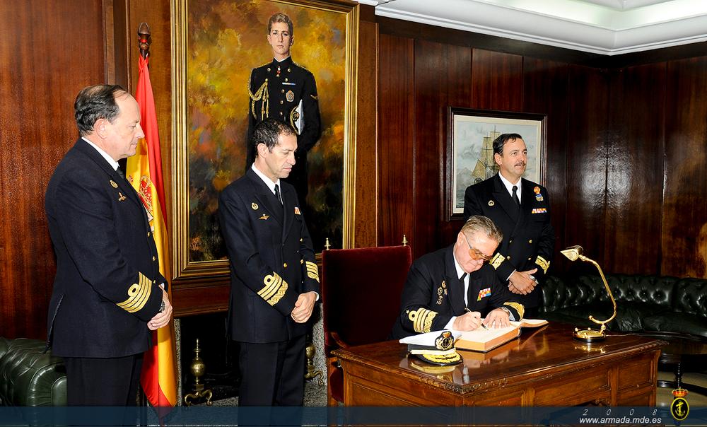 Firma en el libro de honor