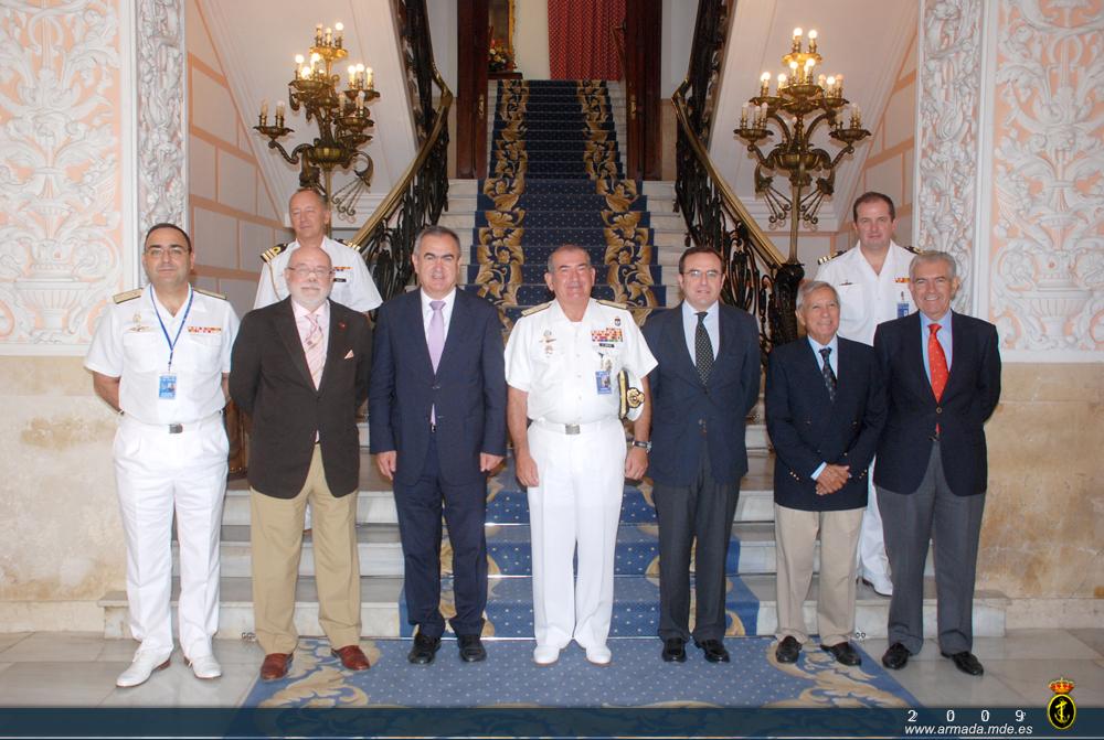 El Almirante Nieto Manso con las autoridades civiles