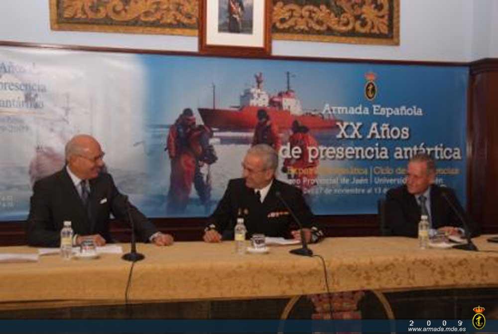 La Armada y la Universidad de Jaén presentan el ciclo de conferencias sobre la Antártida