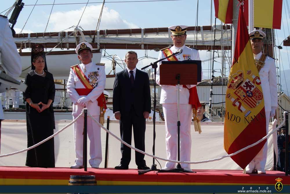 El Almirante del Mando Naval de Canarias dirige su alocución a los presentes