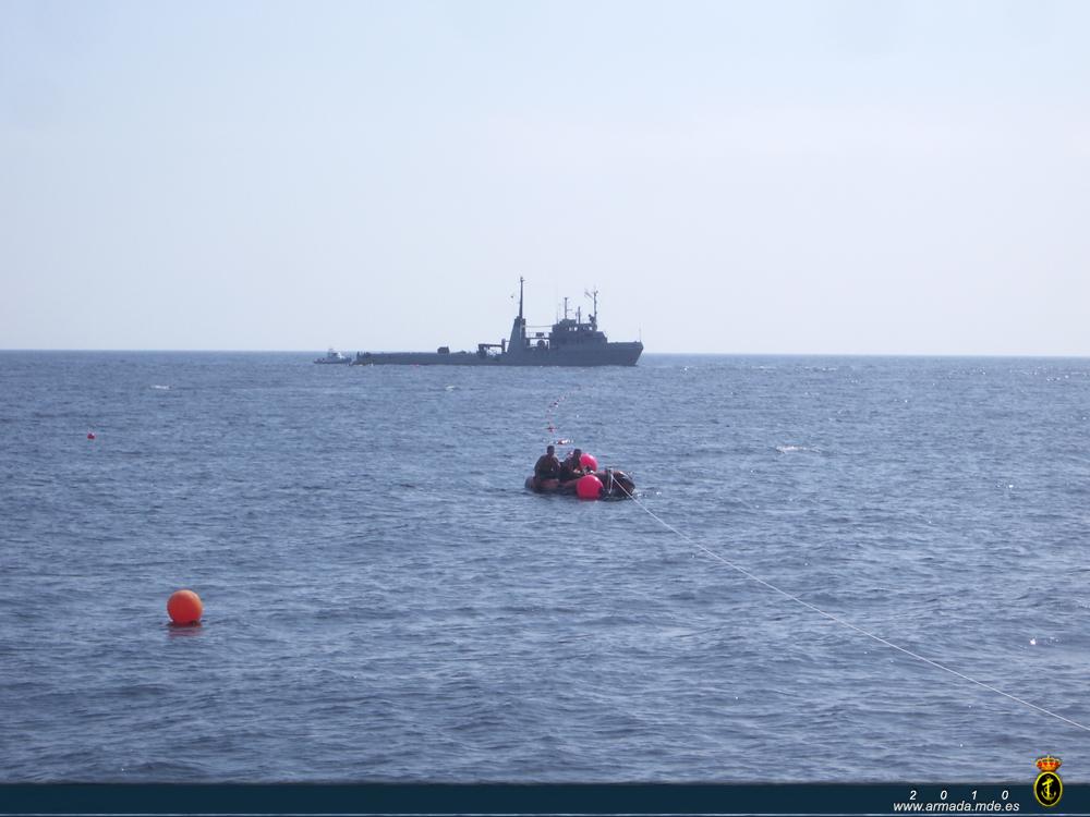 El BSR Neptuno en el tendido del instrumental submarino en el Mar de Alborán