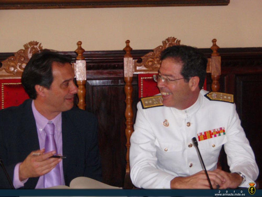 El Almirante Comandante del Mando Naval de Canarias es recibido por el alcalde de Santa Cruz de la Palma