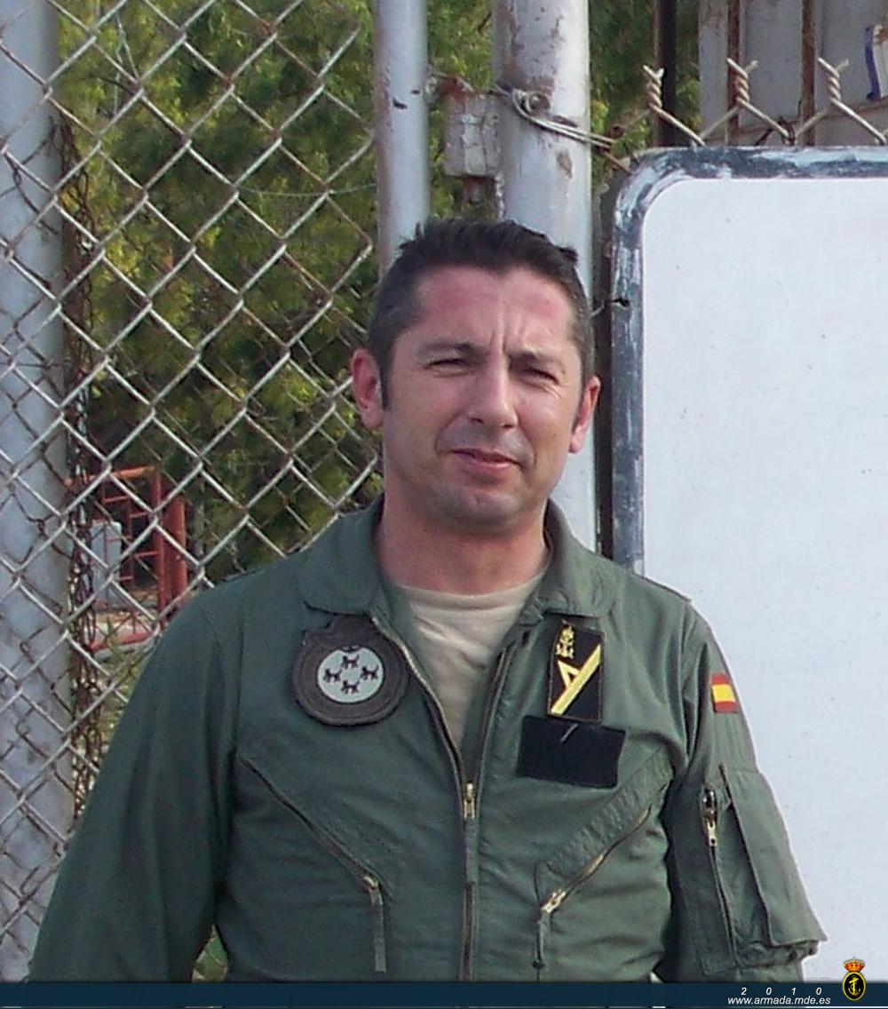 Cabo mayor Eusebio Villatoro Costa. Dotación de vuelo y nadador de rescate, ingresó en la Armada en agosto del 1987