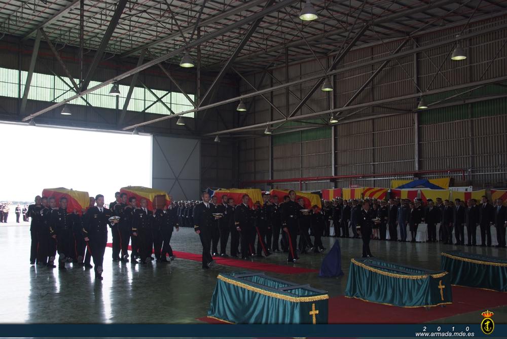 El funeral de Estadose ha celebrado en el hangar número 5