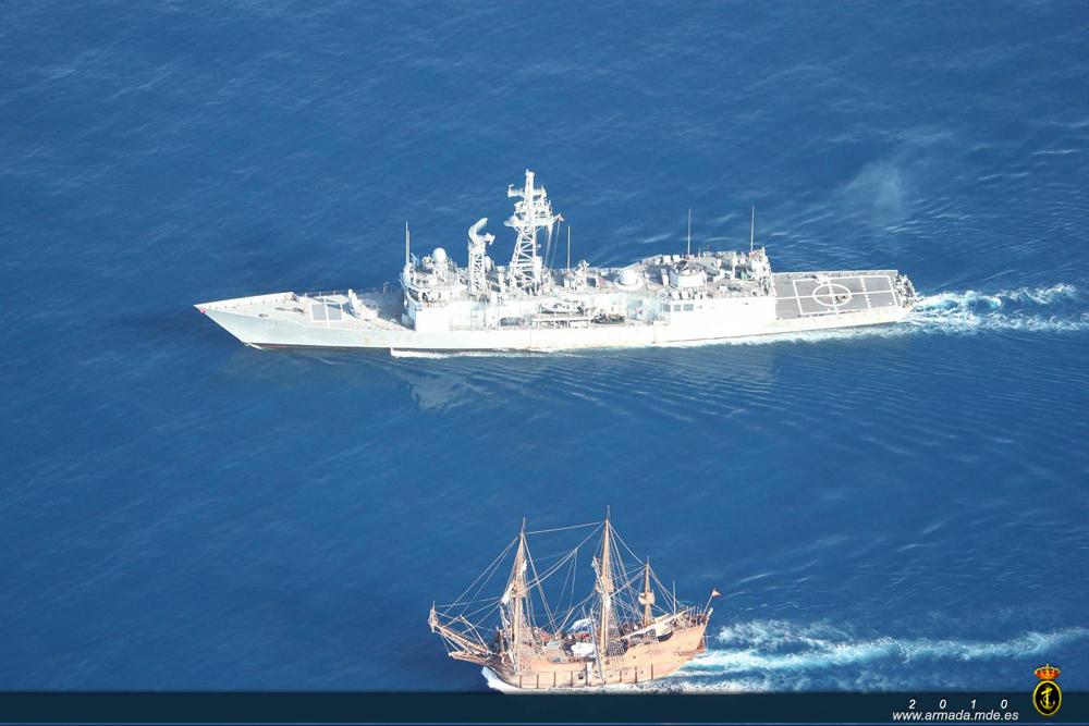 El 7 de mayo, la fragata Victoria y el galeón Andalucía concidieron en el océano Índico