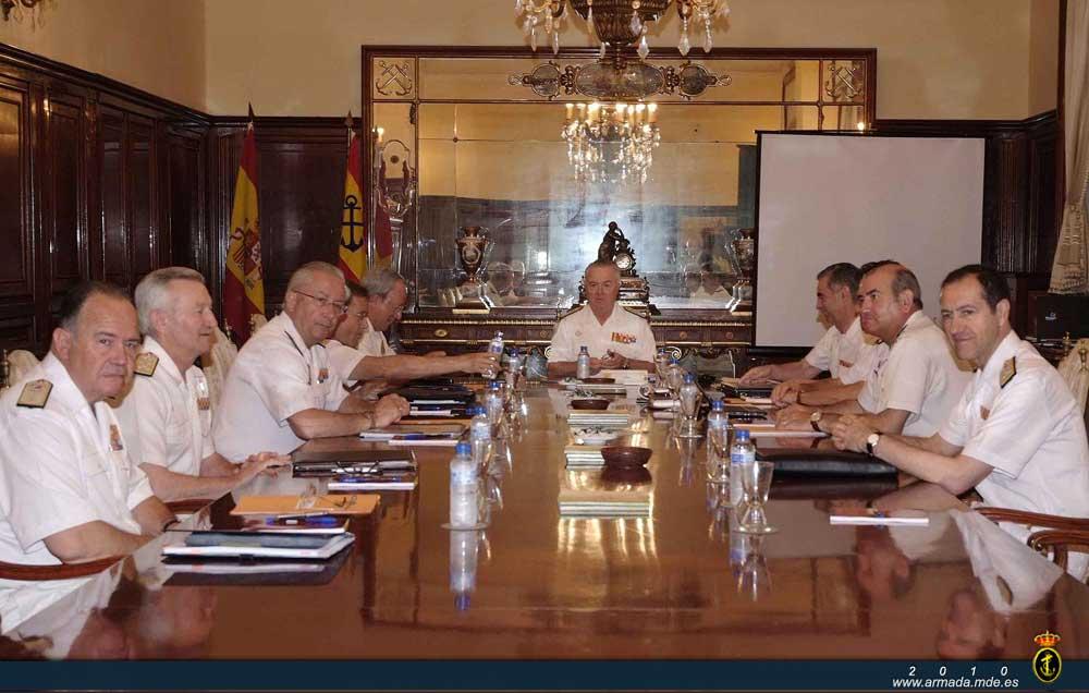 El Consejo Superior de la Armada reunido en el Palacio de Capitanía de San Fernando.