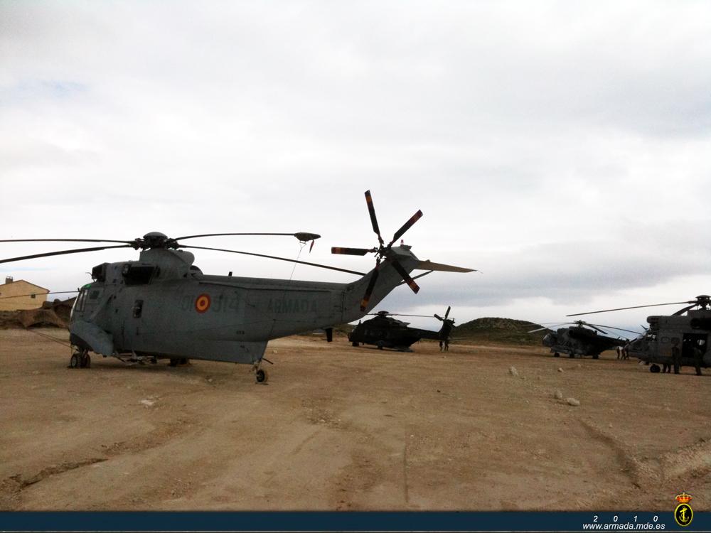 Morsade la Armada tomado landing zone junto a otros helicópteros que han participado en el ejercicio