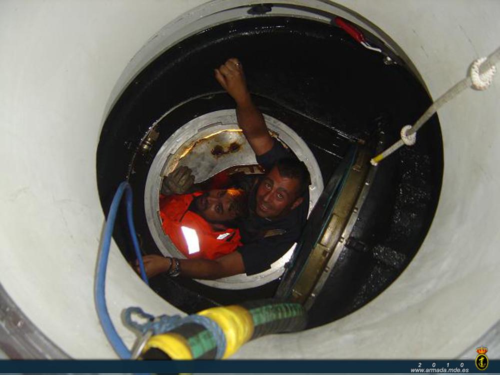 El vehículo ‘NSRS’ realizando un acoplamiento en una de las escotillas del submarino Mistral