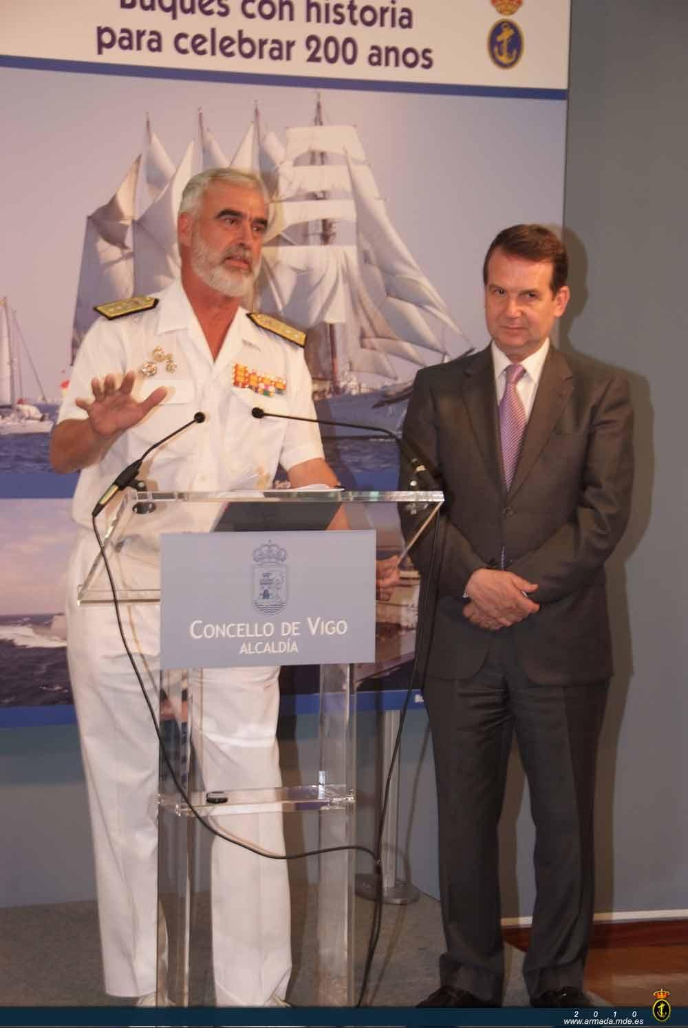 Acto de presentación de las actividades de la Armada en Vigo por el Vicealmirante Bolivar Piñeiro