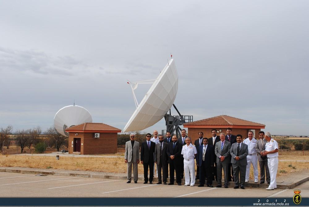 La delegación del programa del Sistema de Satélites de Comunicación de Arabia Saudí ha visitado esta mañana la Estación de Comunicaciones Receptora y de Satélites de la Armada