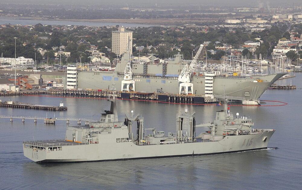 The ‘Cantabria’ arriving at Melbourne with the LHD ‘Canberra’ in the background. (RAN photograph)