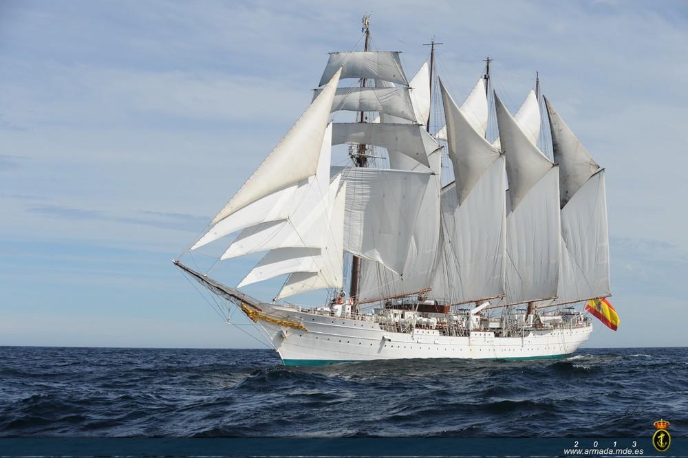 Training ship ‘Juan Sebastián de Elcano’ sailing