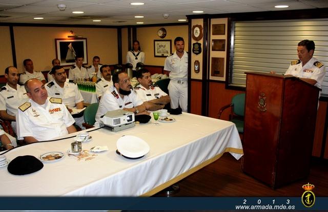 During the visit, the Commanding Officer of the ‘Méndez Núñez’ briefed the Saudi delegation with a presentation of the ship’s capabilities