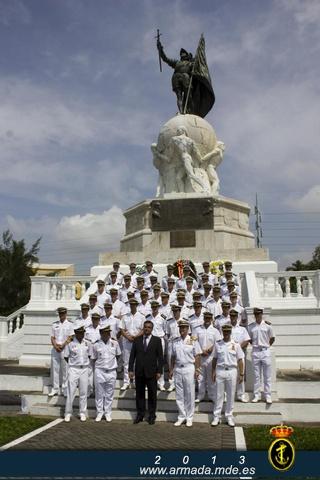 The Commanding Officer, along with a group of Officers and Midshipmen attended a wreath laying ceremony at the feet of the statue of Núñez de Balboa