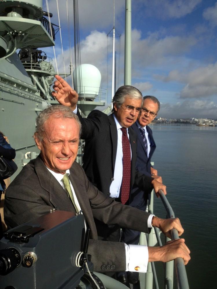 The Minister of Defense, Pablo Morenés with the Ministers of Portugal, José Pedro Aguilar and Morocco, Abdellatif Loudiyi on board the frigate ‘Vasco de Gama’.