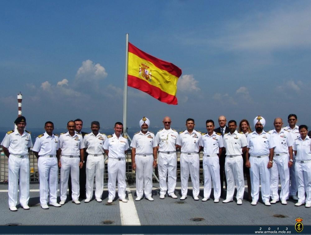 Family photo with Indian naval authorities and representatives from the local industry