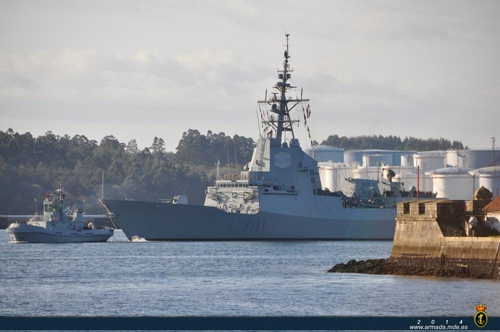 The frigate ‘Álvaro de Bazán’ arriving at Ferrol