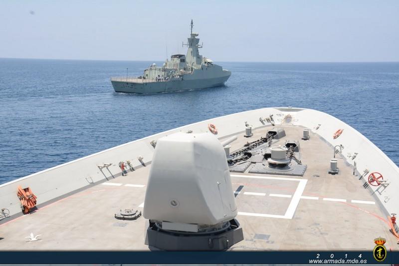 The ‘Cristóbal Colón’ carried out joint exercises with an Omani corvette.