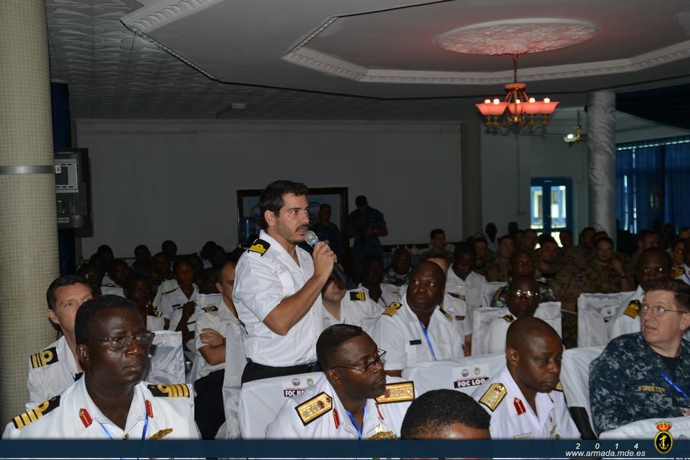 The Commanding Officer of the ‘Infanta Elena’ during a preliminary briefing in port