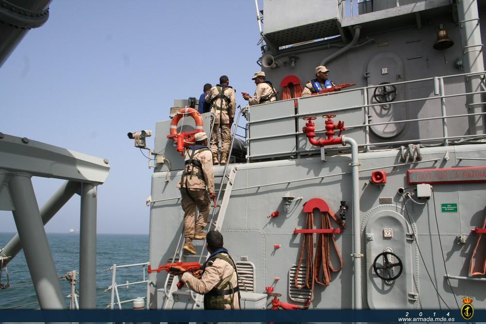 Mauritanian servicemen conducting a boarding exercise with the ‘Infanta Elena’