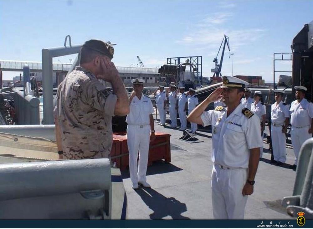 El Comandante del Mar Caribe recibe la visita del Comandante General de Melilla durante su escala en la ciudad