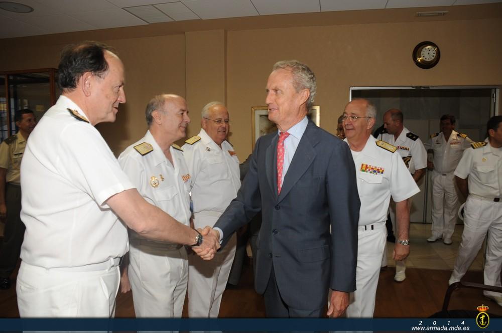 During the visit, the Minister of Defense was accompanied by the Chief of Naval Staff