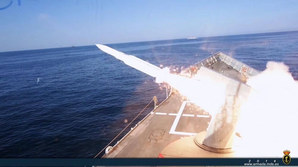 Frigate ‘Victoria’ launching a ‘Standard’ SM-1 missile