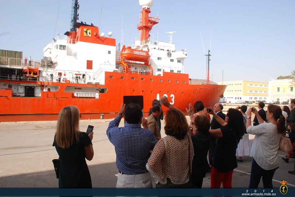 Families bidding farewell to the ship’s crew members