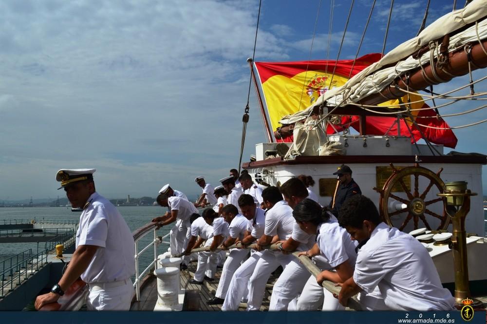 The training ship Juan Sebasti n de Elcano visits San Juan