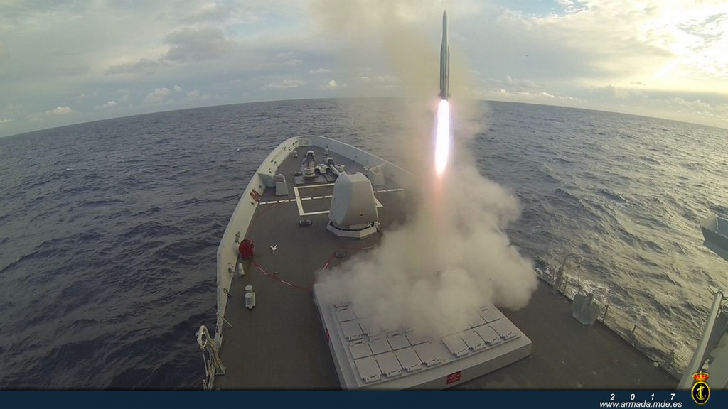 Firing of an ESSM missile from frigate ‘Álvaro de Bazán’ during ‘Formidable Shield 17’