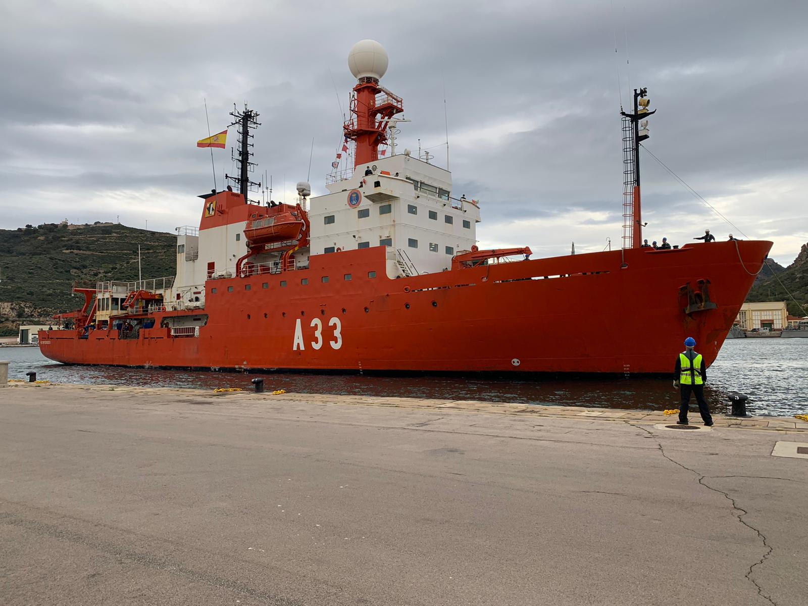 El Buque de Investigación Oceanográfica A-33 "Hespérides" finaliza su XXV Campaña Antártica