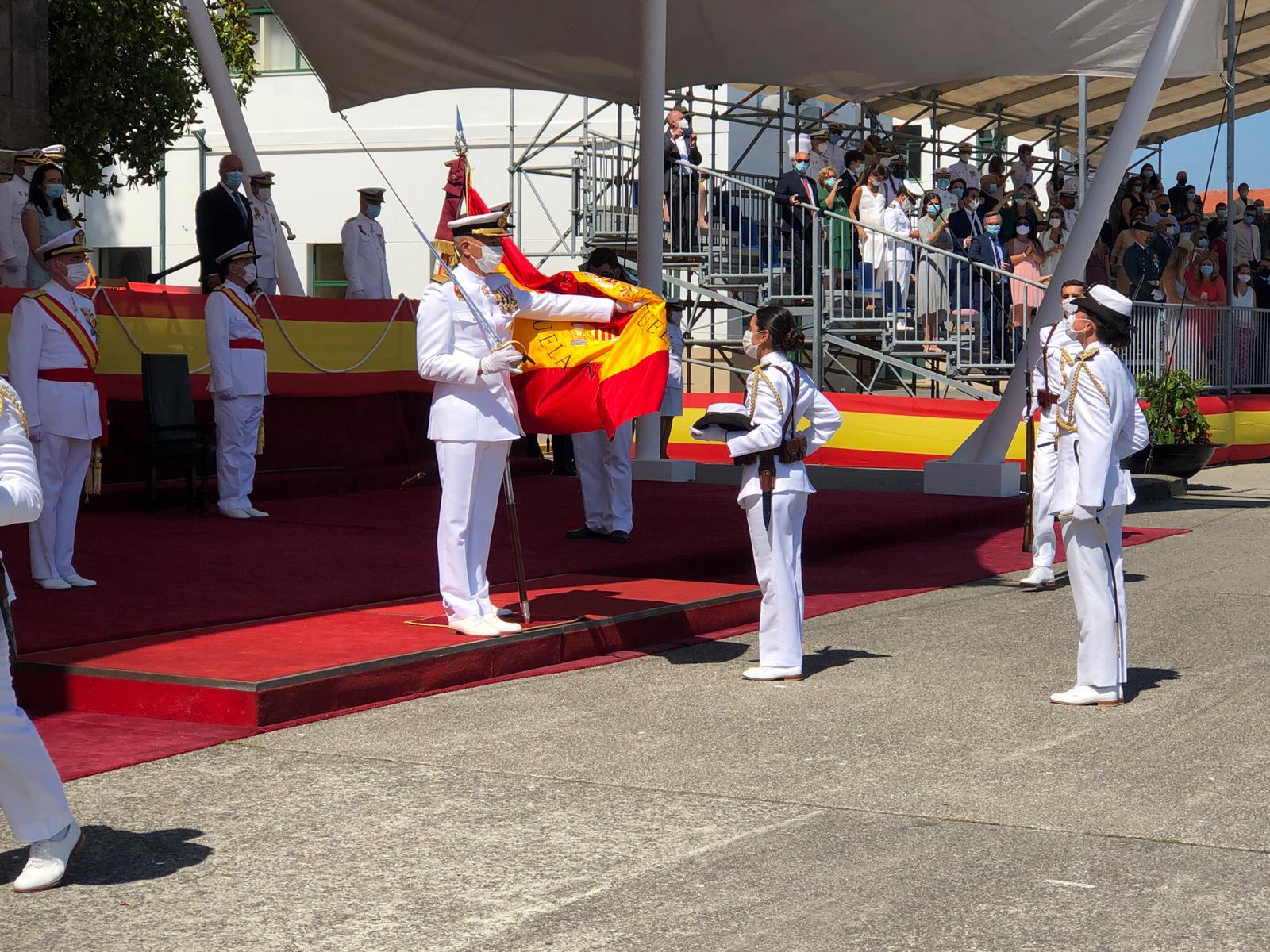 Entre los alumnos que juraron bandera había 57 Aspirantes de Primero de Cuerpo General y 14 Aspirantes de Primero de Infantería de Marina.
