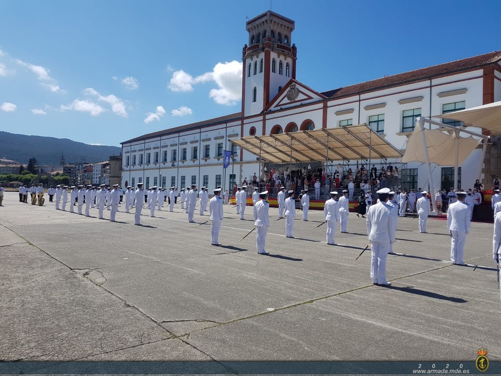 La Escuela Naval Militar celebra la entrega de los Reales Despachos a los nuevos oficiales de la Armada