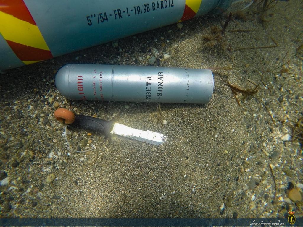 Bombeta antisonar desactivada por el Grupo Especial de Desactivación de Explosivos en Roquetas de mar 